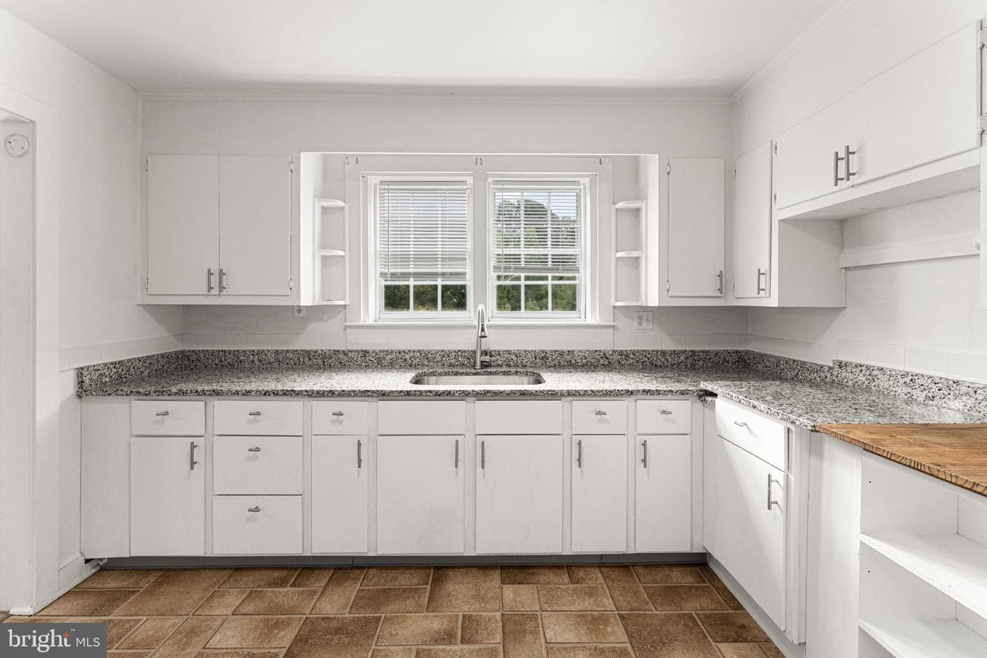 1678 Weems Road photo 7