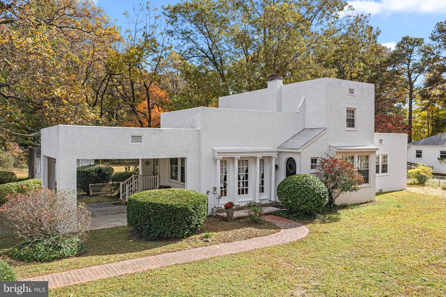 171 Beach Road photo 1