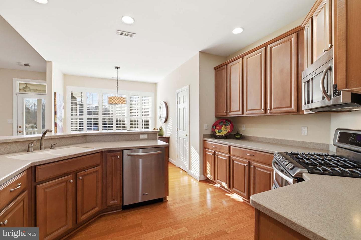 464 Middle Gate photo 17