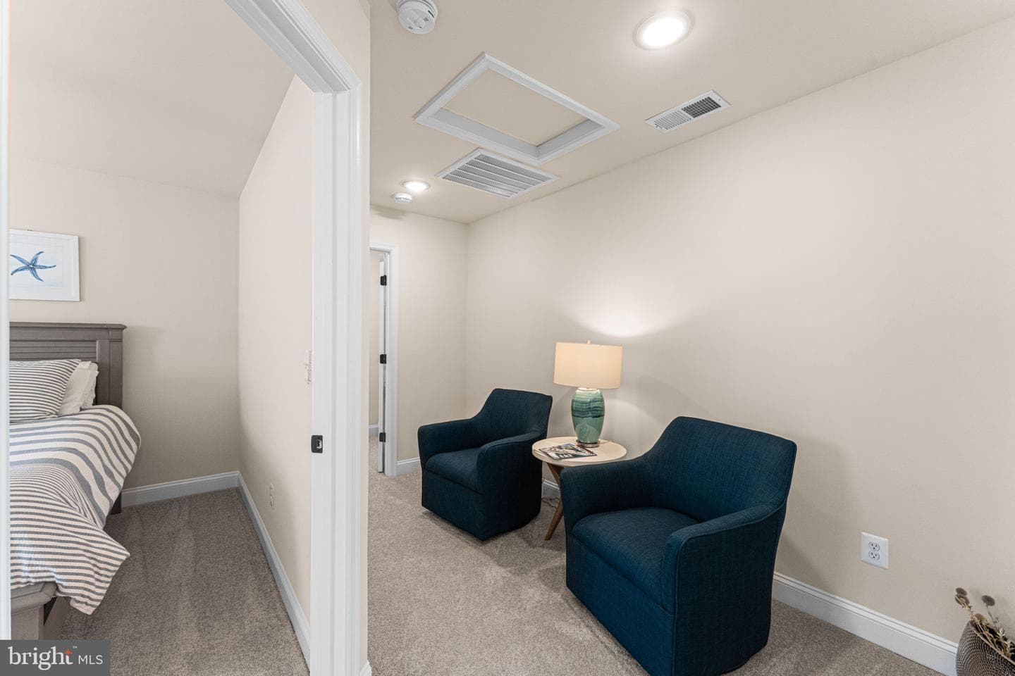 595 Lovers Lane photo 20