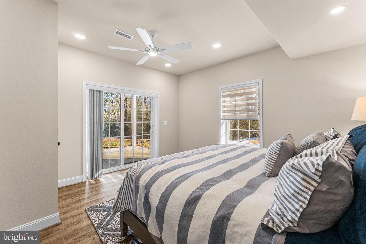 595 Lovers Lane photo 29