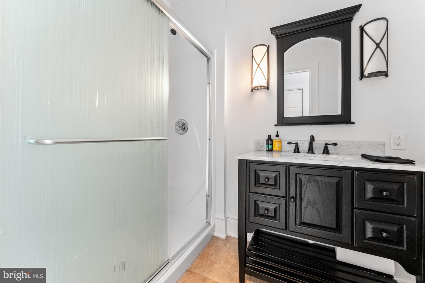 593 Glebe Road photo 39