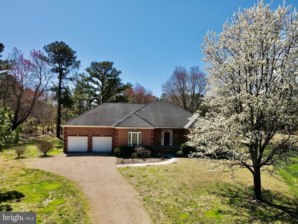 147 Sir Guy Drive, Weems