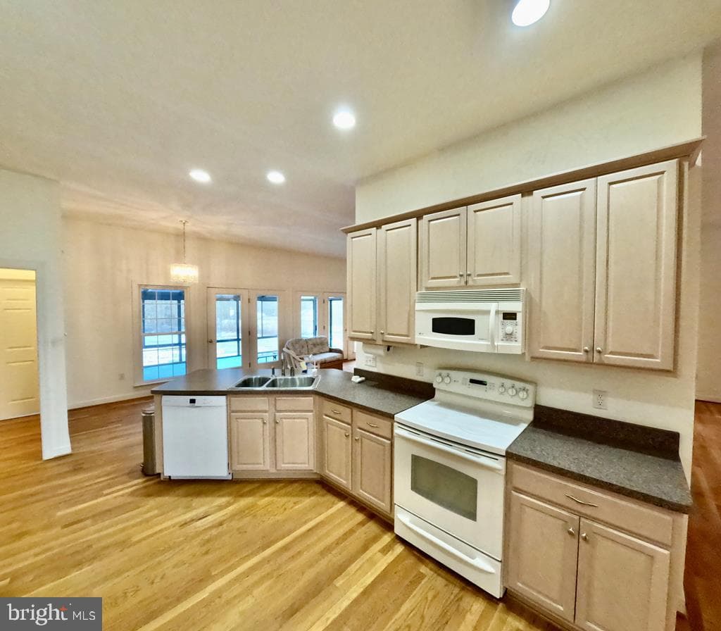 147 Sir Guy Drive photo 11