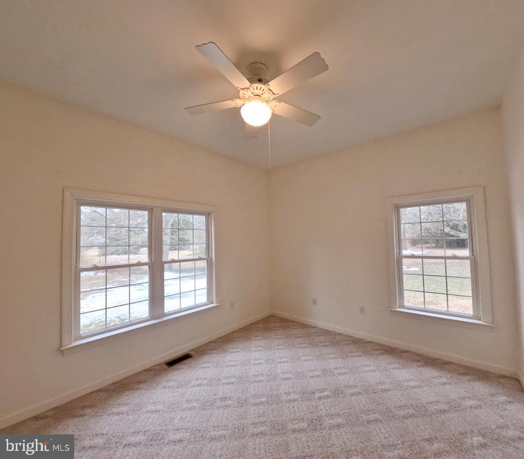 147 Sir Guy Drive photo 20