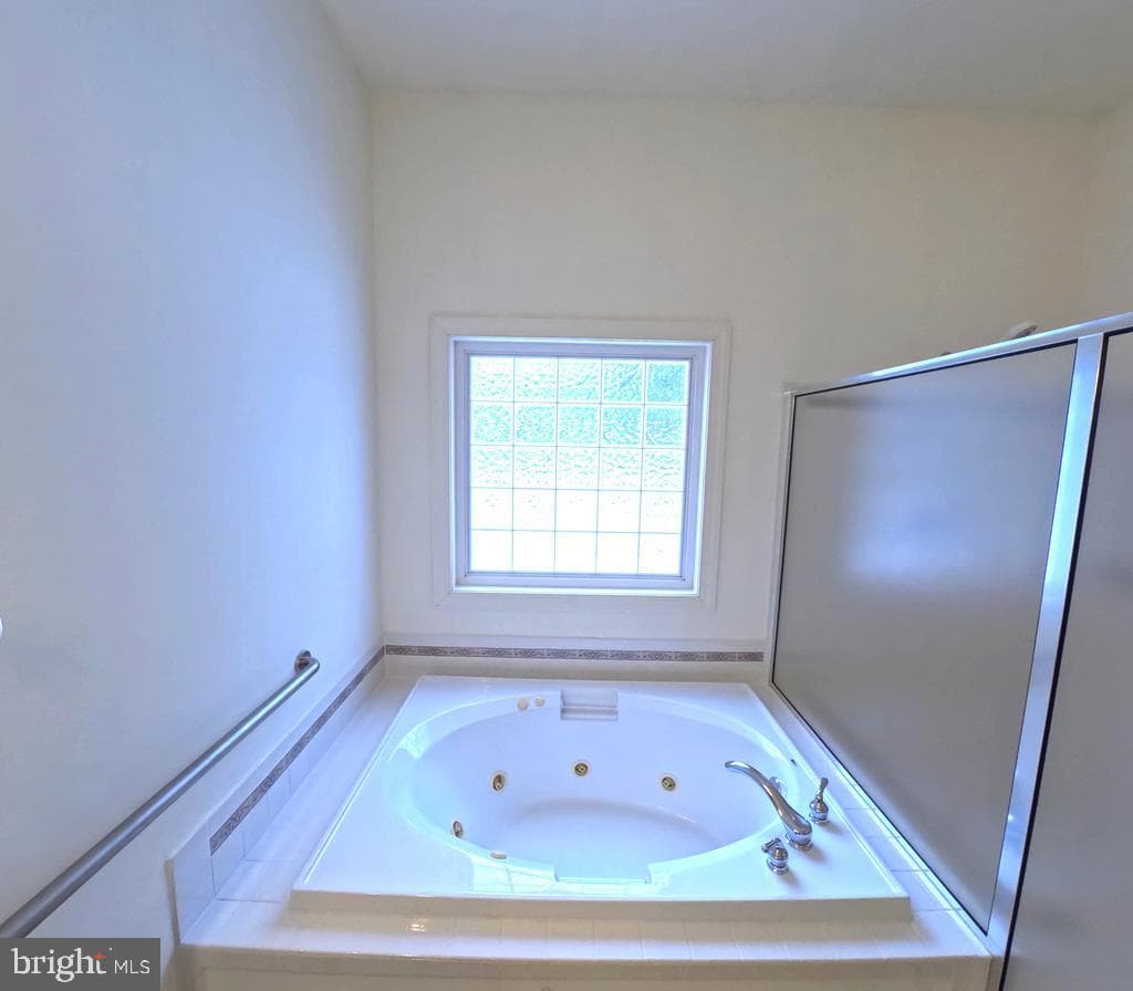 147 Sir Guy Drive photo 26