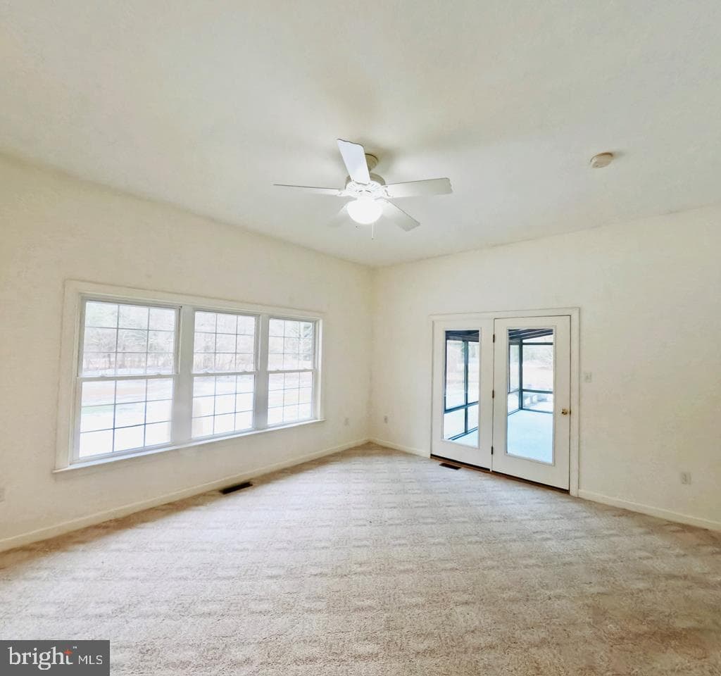 147 Sir Guy Drive photo 29