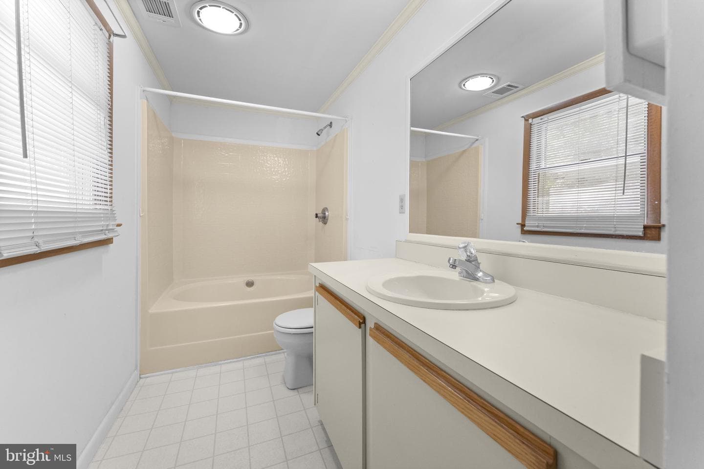 50 Flagstaff Road photo 22