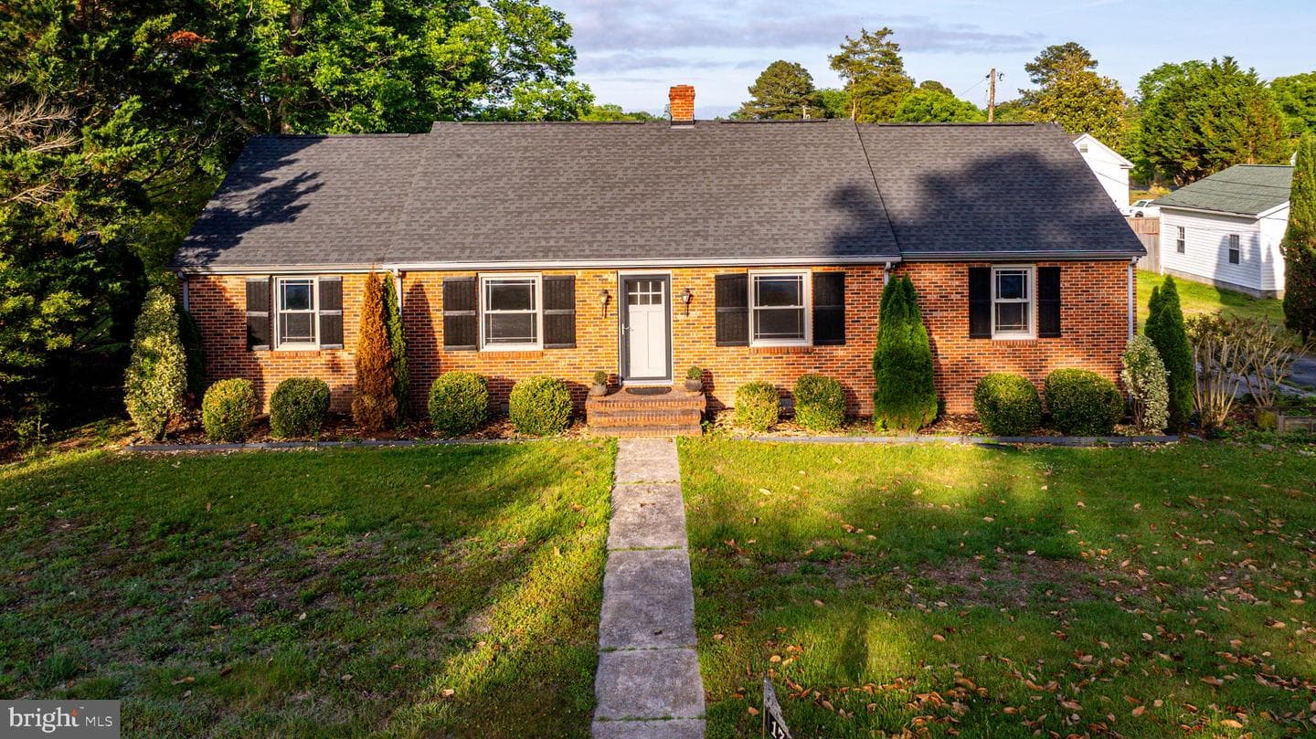 17 2nd Ave, Kilmarnock