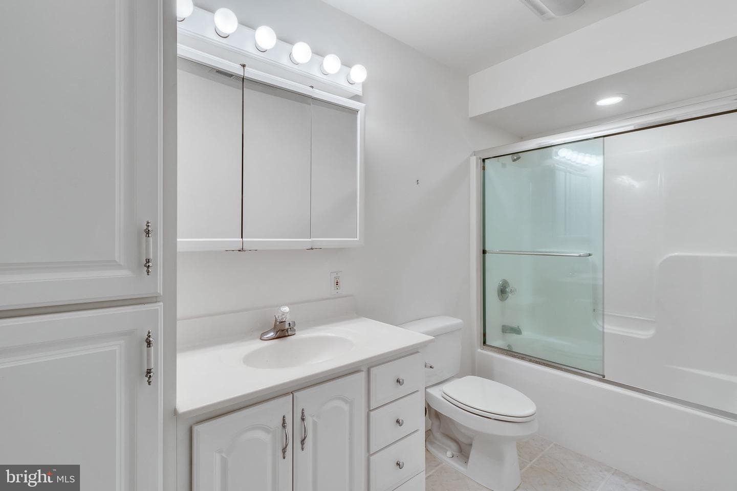 51 Grand Villa Drive photo 28