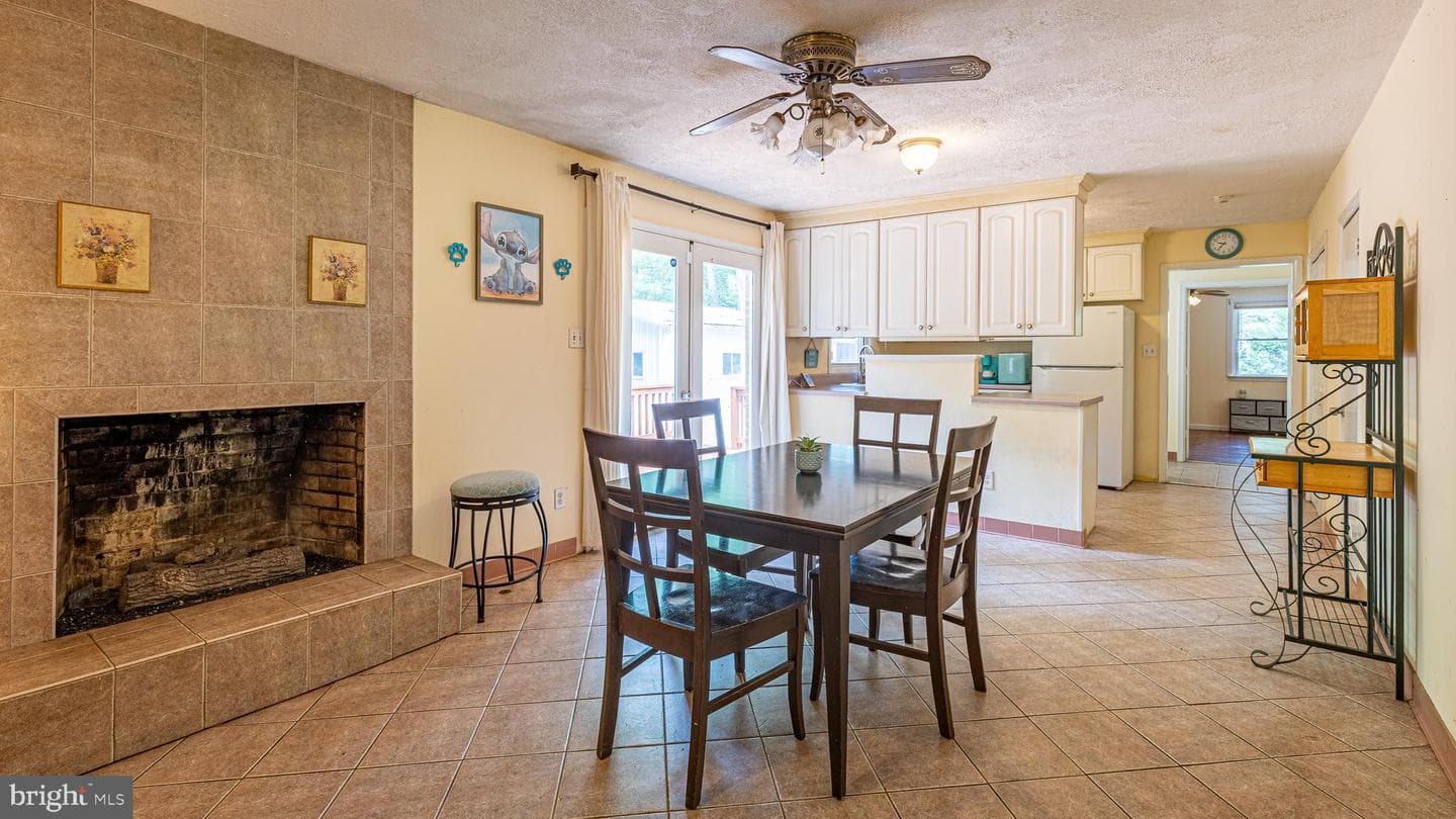 17 Wesley Terrace photo 8