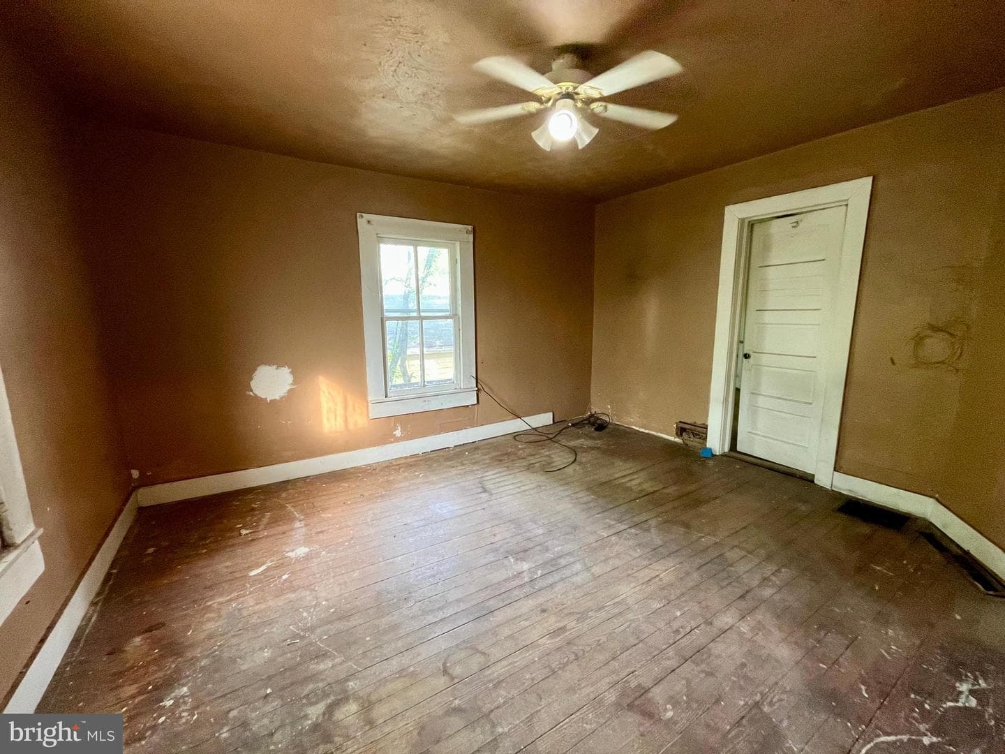 407 Carruthers Street photo 13