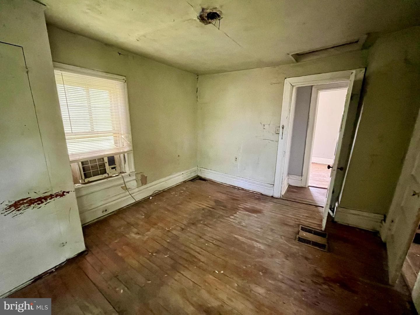 407 Carruthers Street photo 17