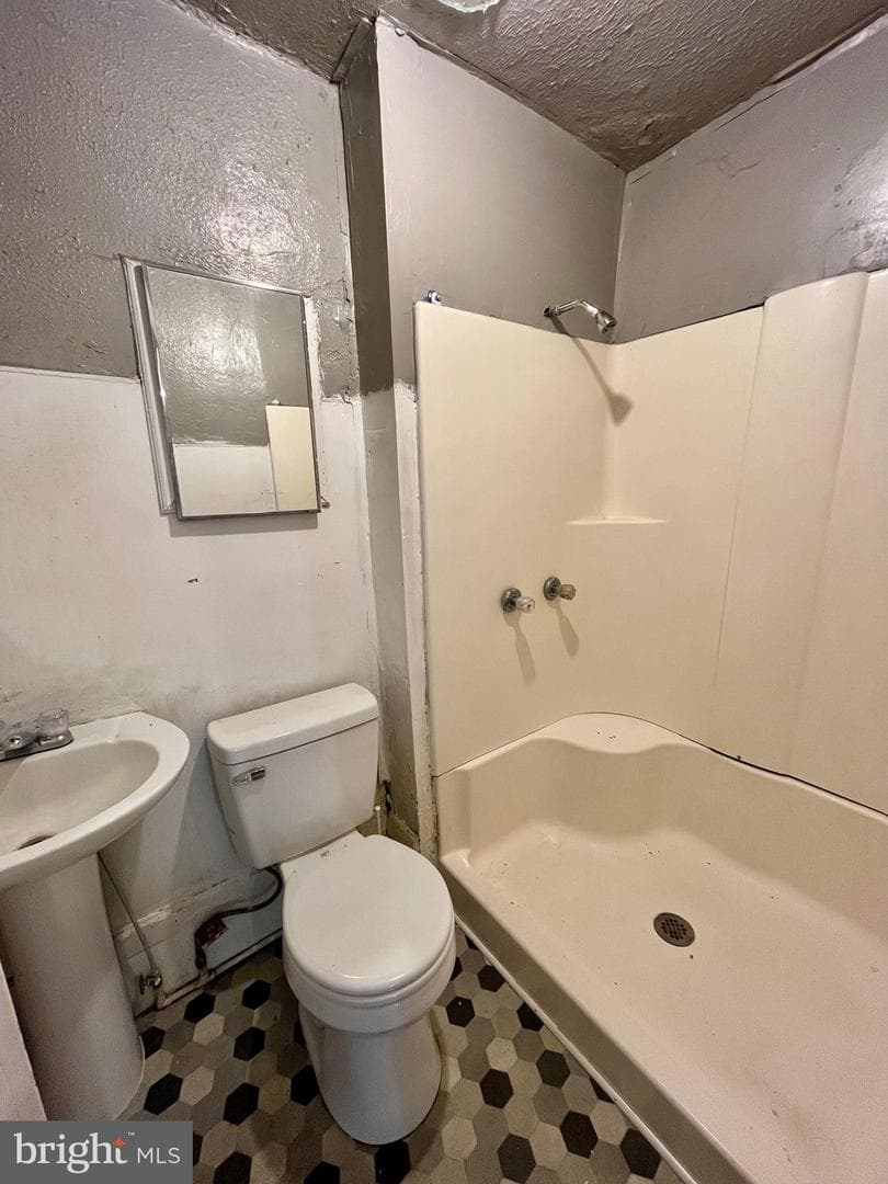 407 Carruthers Street photo 21