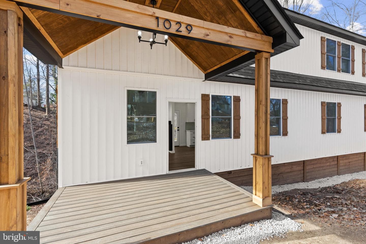 1029 Lindsay Street photo 2