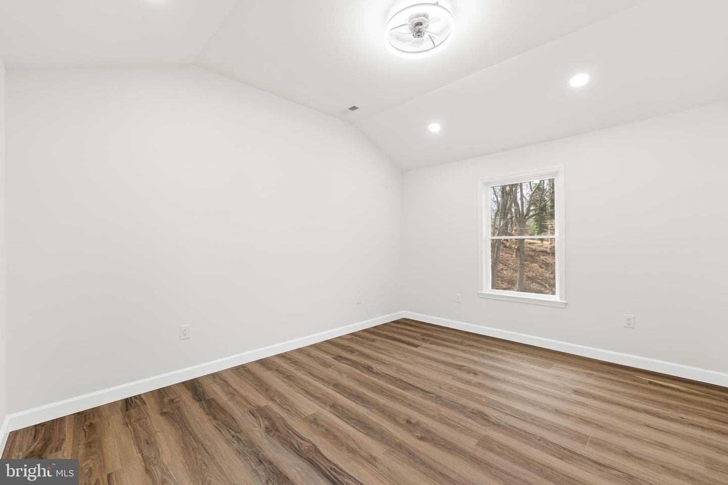 1029 Lindsay Street photo 25
