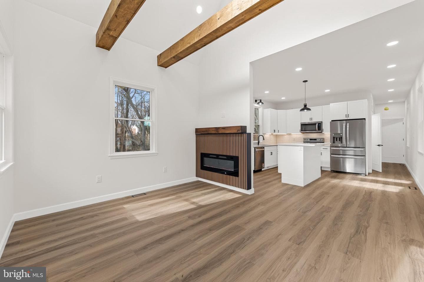 1029 Lindsay Street photo 4