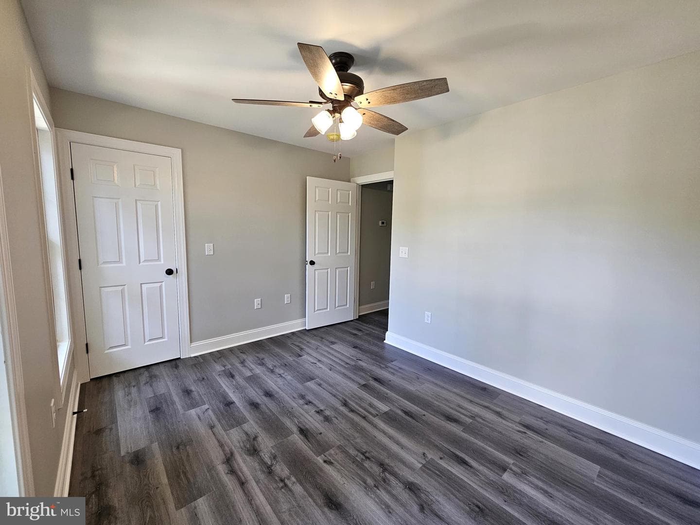 906 George James Loop photo 20