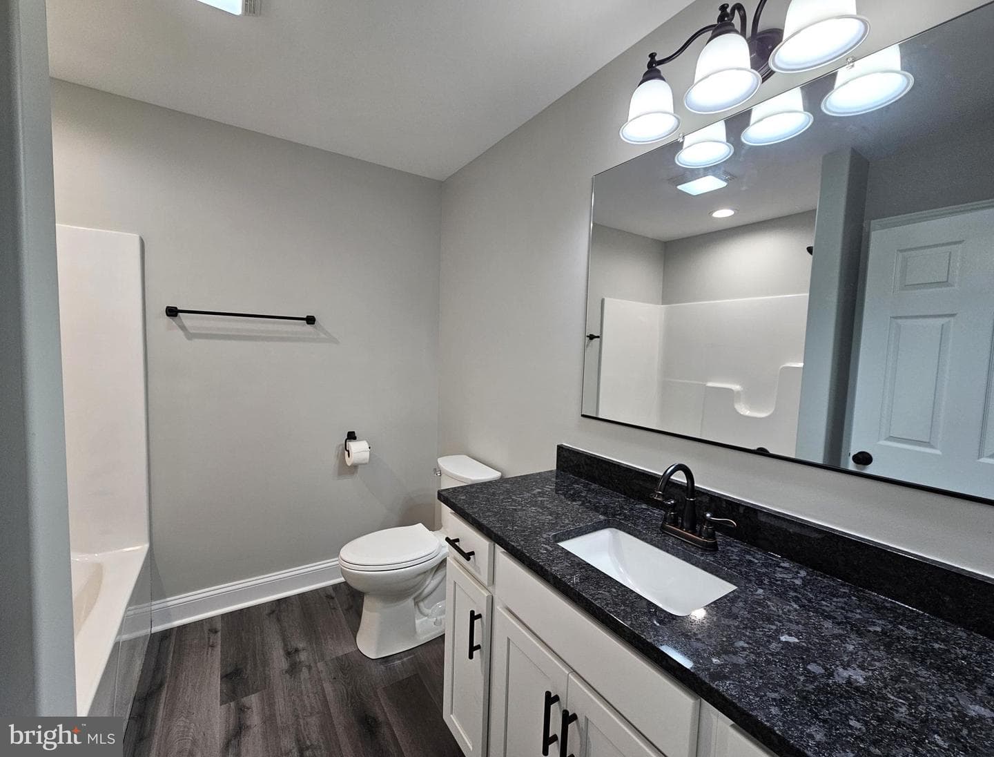 906 George James Loop photo 23