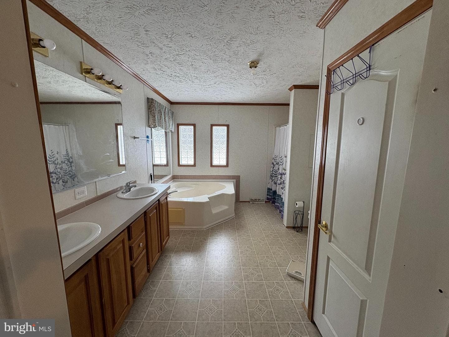 3708 W Hoover Road photo 7