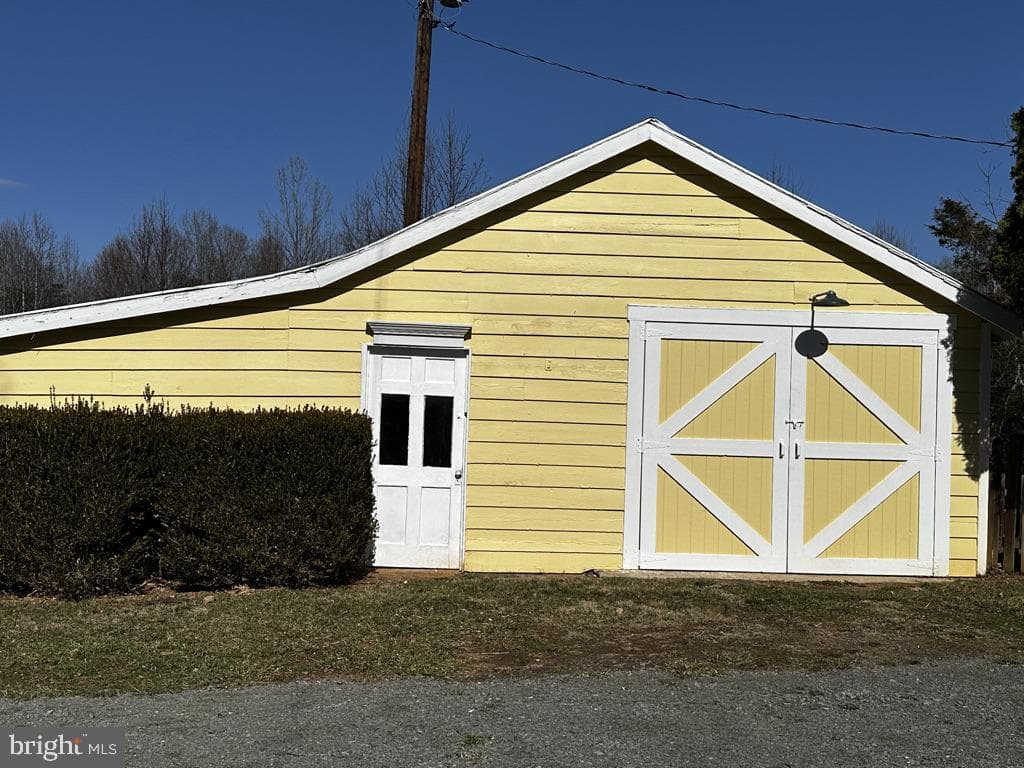 2331 Orange Road photo 43