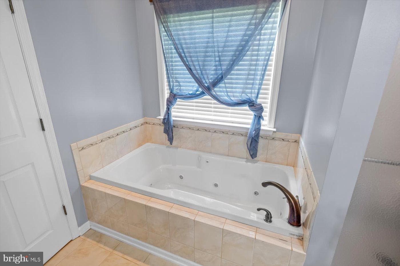 279 Carriage Lane photo 21