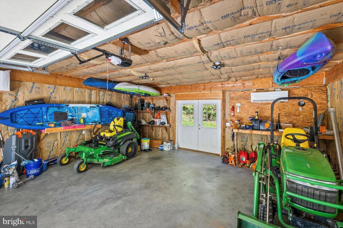 279 Carriage Lane photo 31