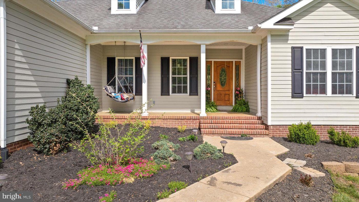 279 Carriage Lane photo 35
