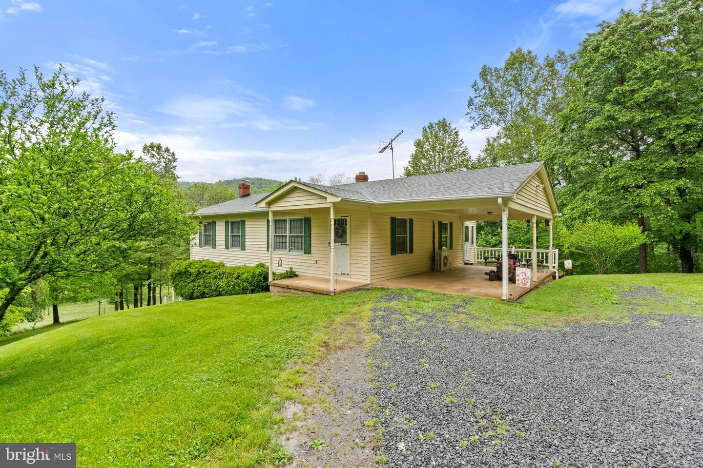 247 Rocky Hill Lane photo 6