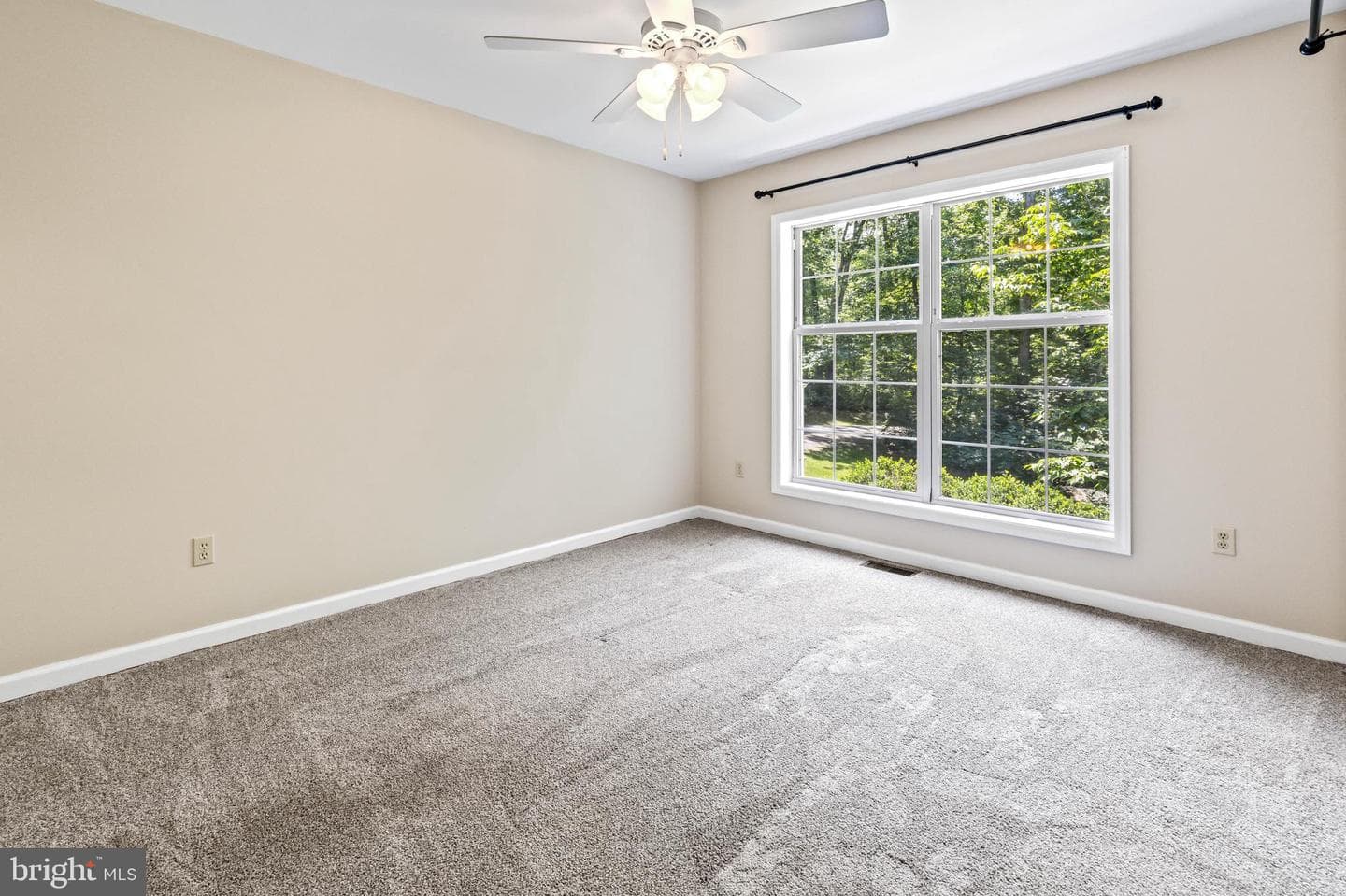 573 Liberty Lane photo 23