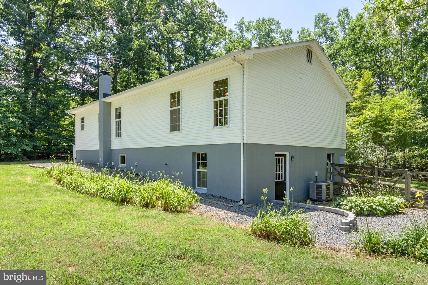 573 Liberty Lane photo 43