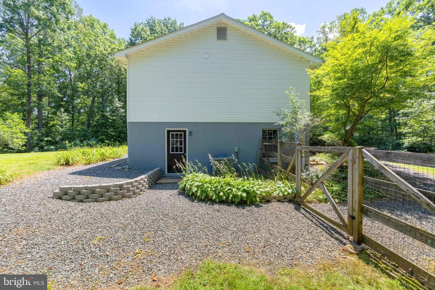 573 Liberty Lane photo 44