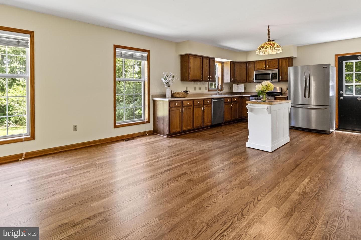 573 Liberty Lane photo 8