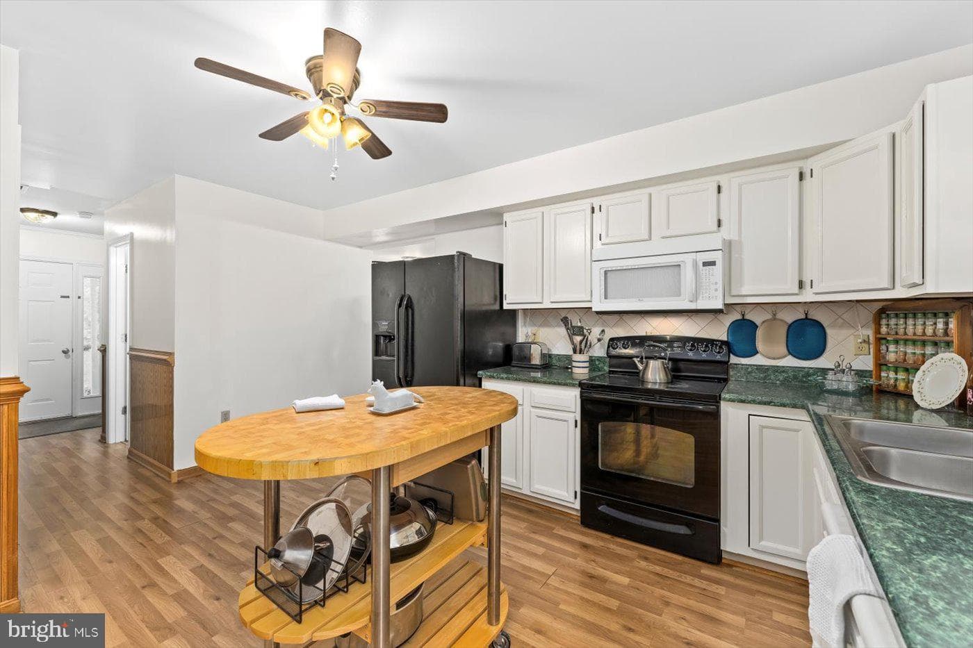 319 Fox Hunters Lane photo 27