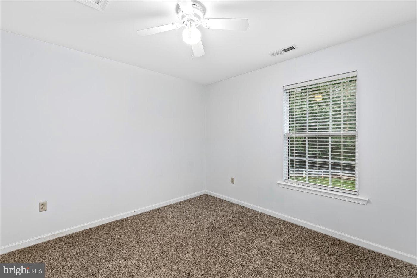 319 Fox Hunters Lane photo 34