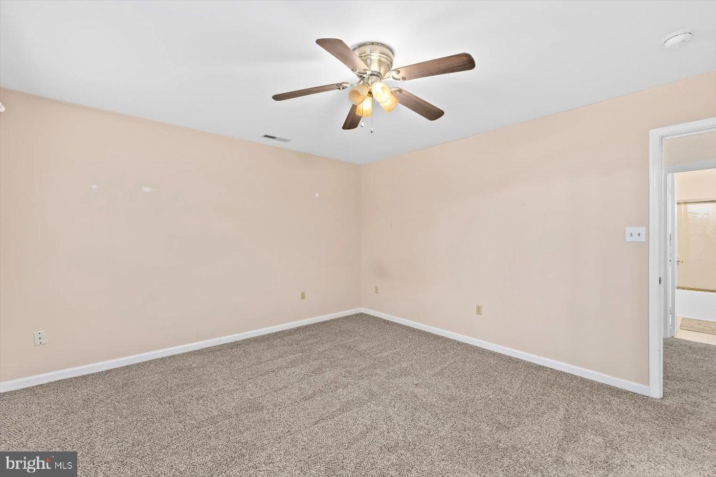 319 Fox Hunters Lane photo 36