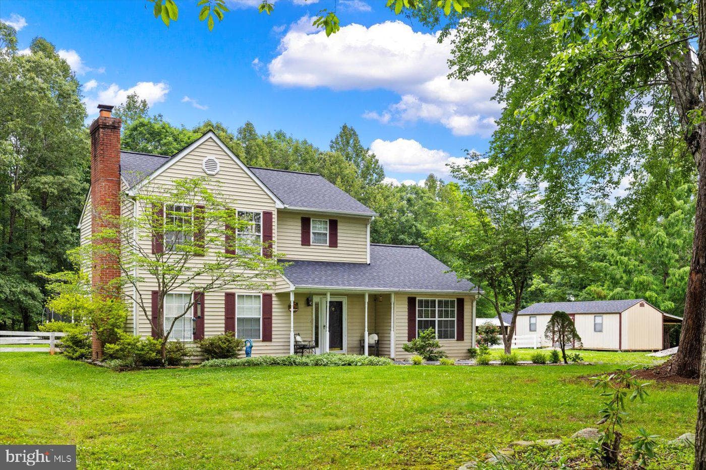 319 Fox Hunters Lane photo 4