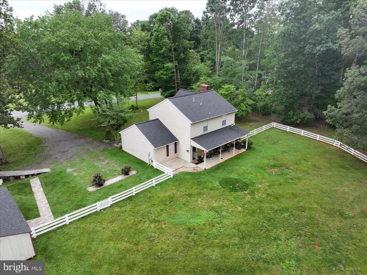 319 Fox Hunters Lane photo 45