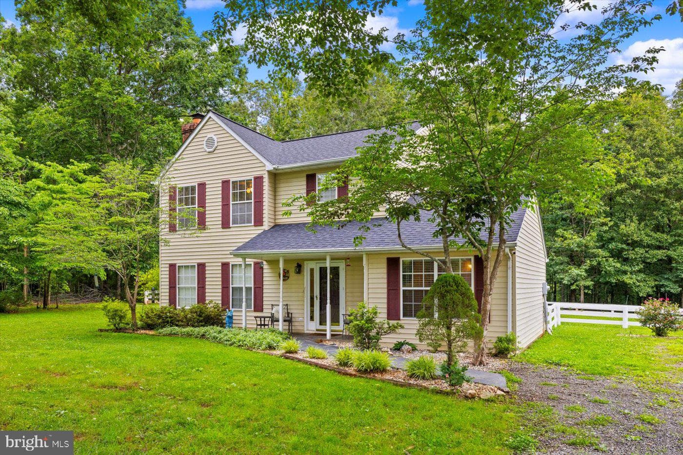 319 Fox Hunters Lane photo 7