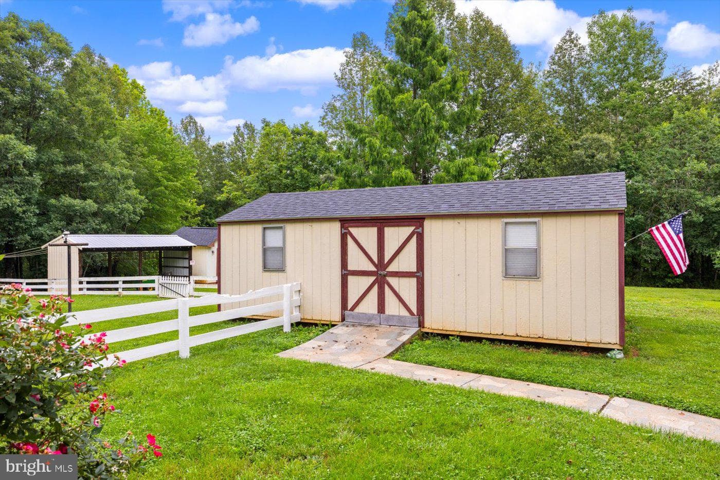 319 Fox Hunters Lane photo 9