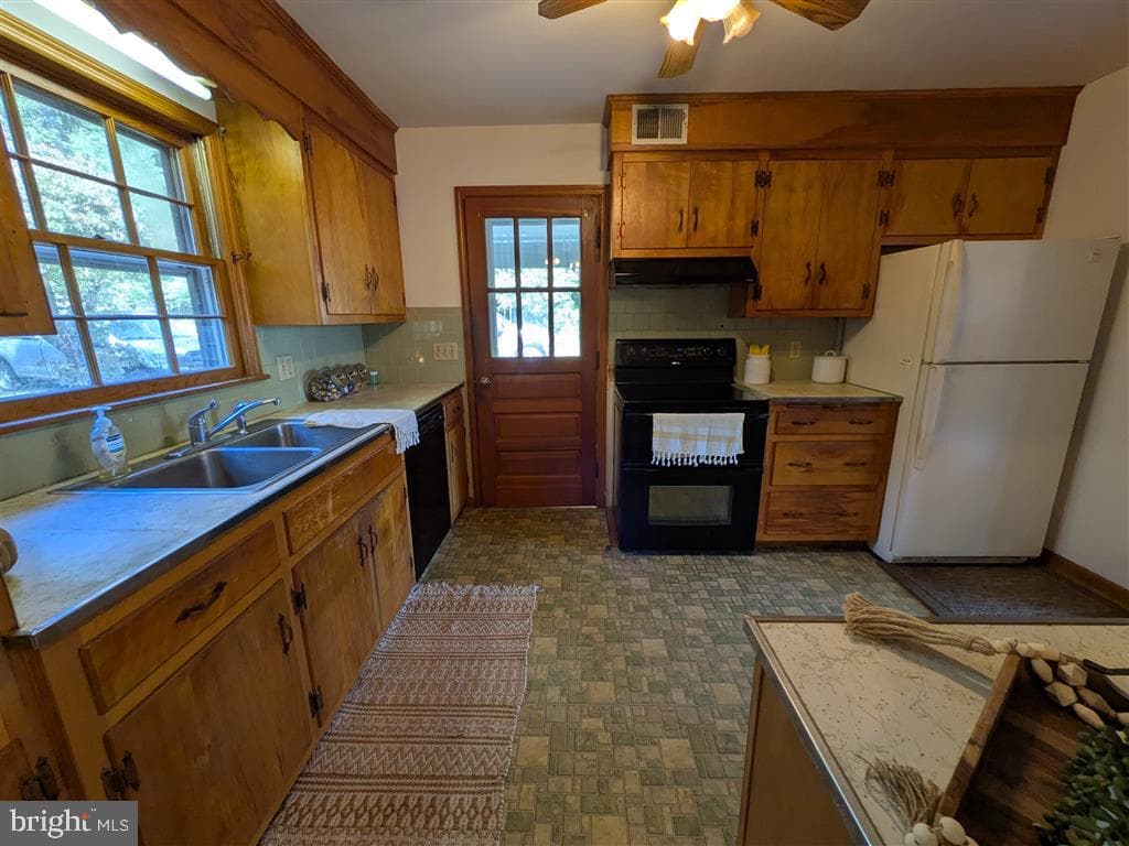 5391 N Seminole Trail photo 3