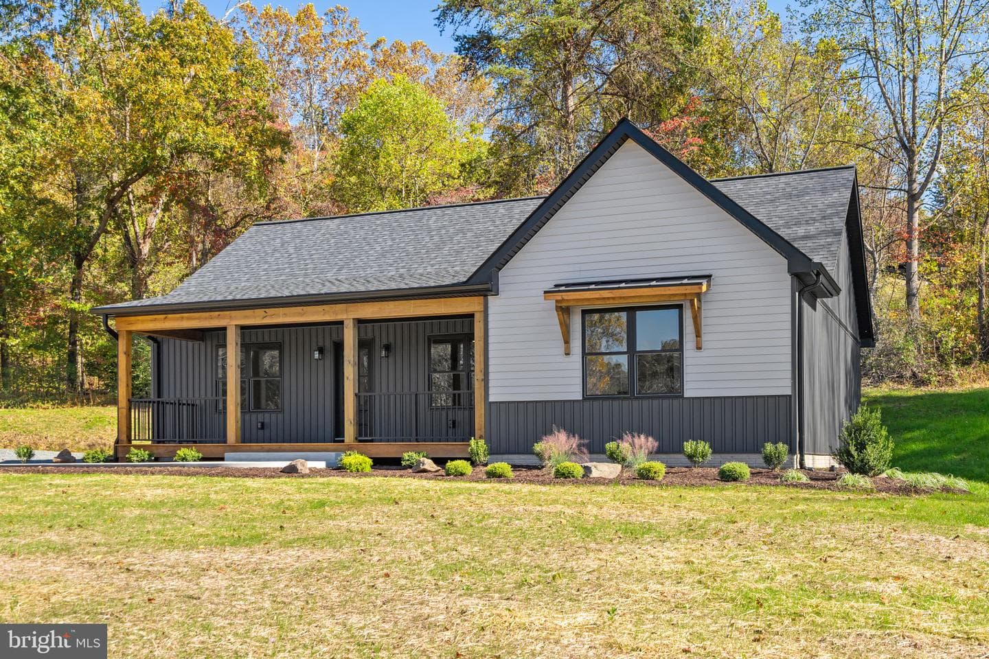 1789 Thoroughfare Road photo 32