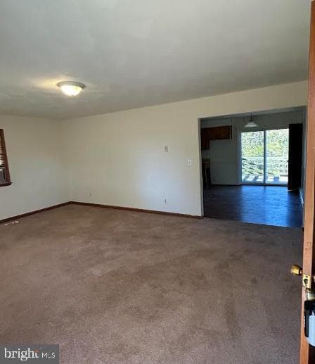 296 Goods Lane photo 4
