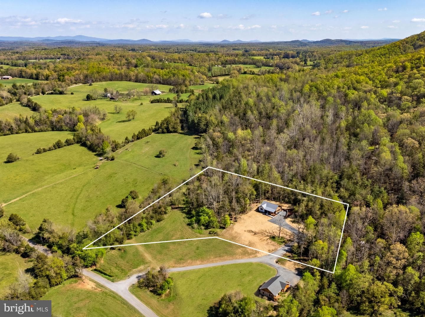 1787 Thoroughfare Road photo 4