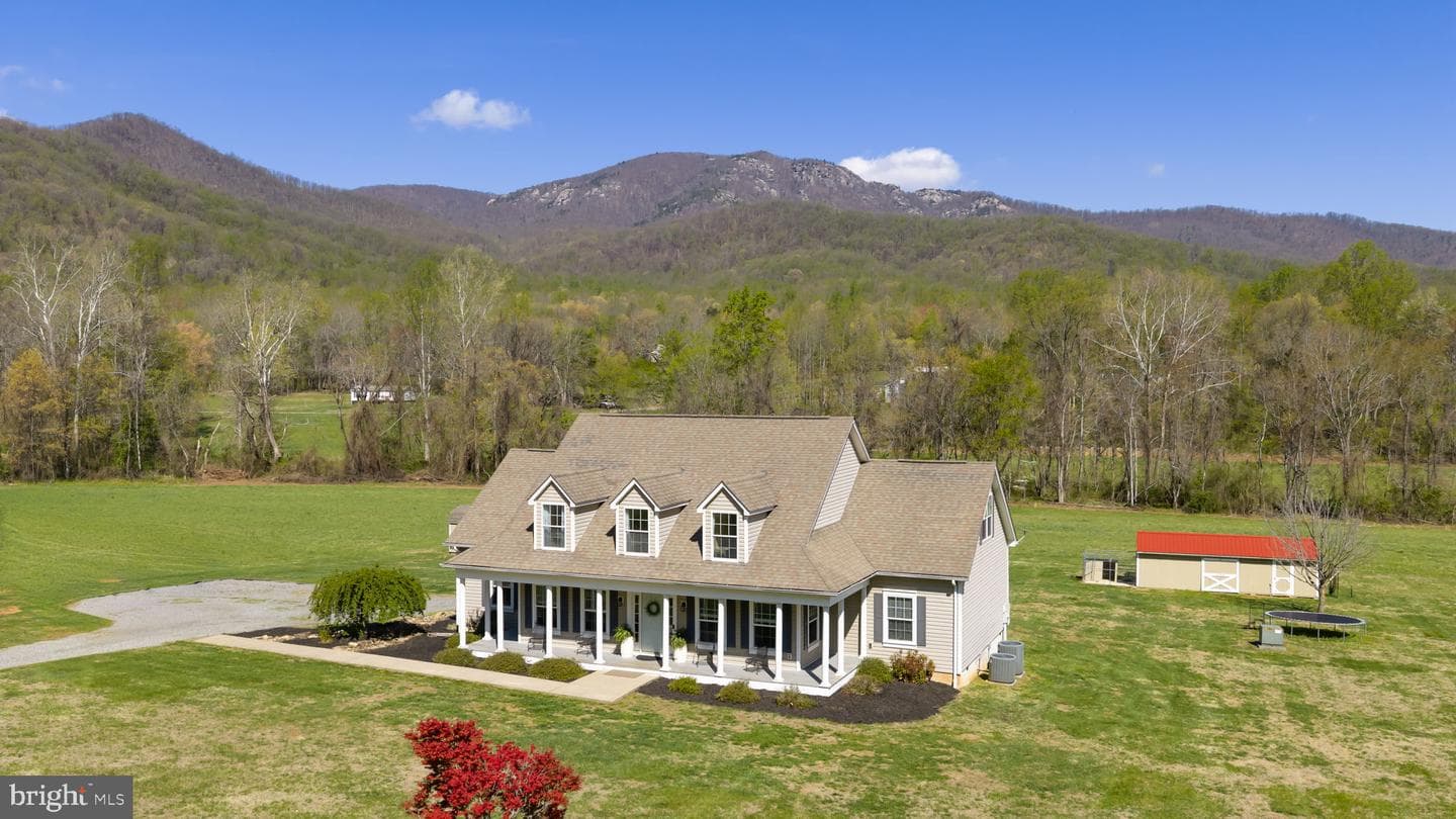 3063 Etlan Road, Etlan