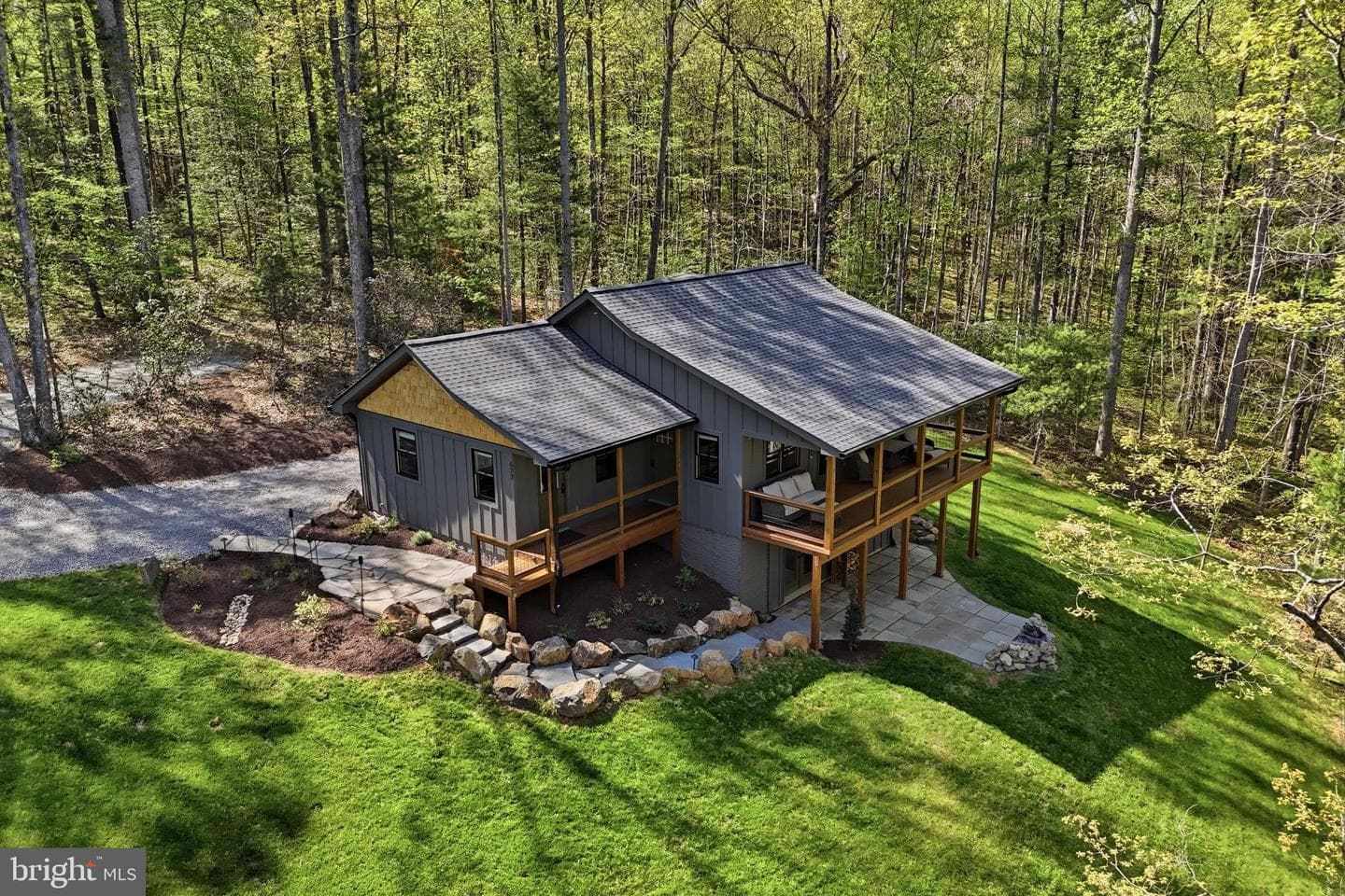 677 Weaver Hollow Road photo 2