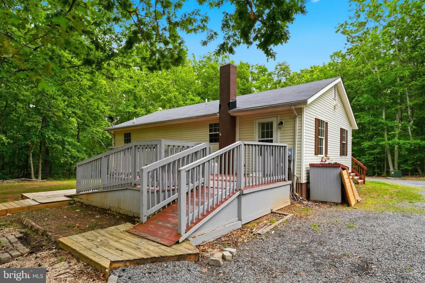 2747 Twymans Mill photo 37