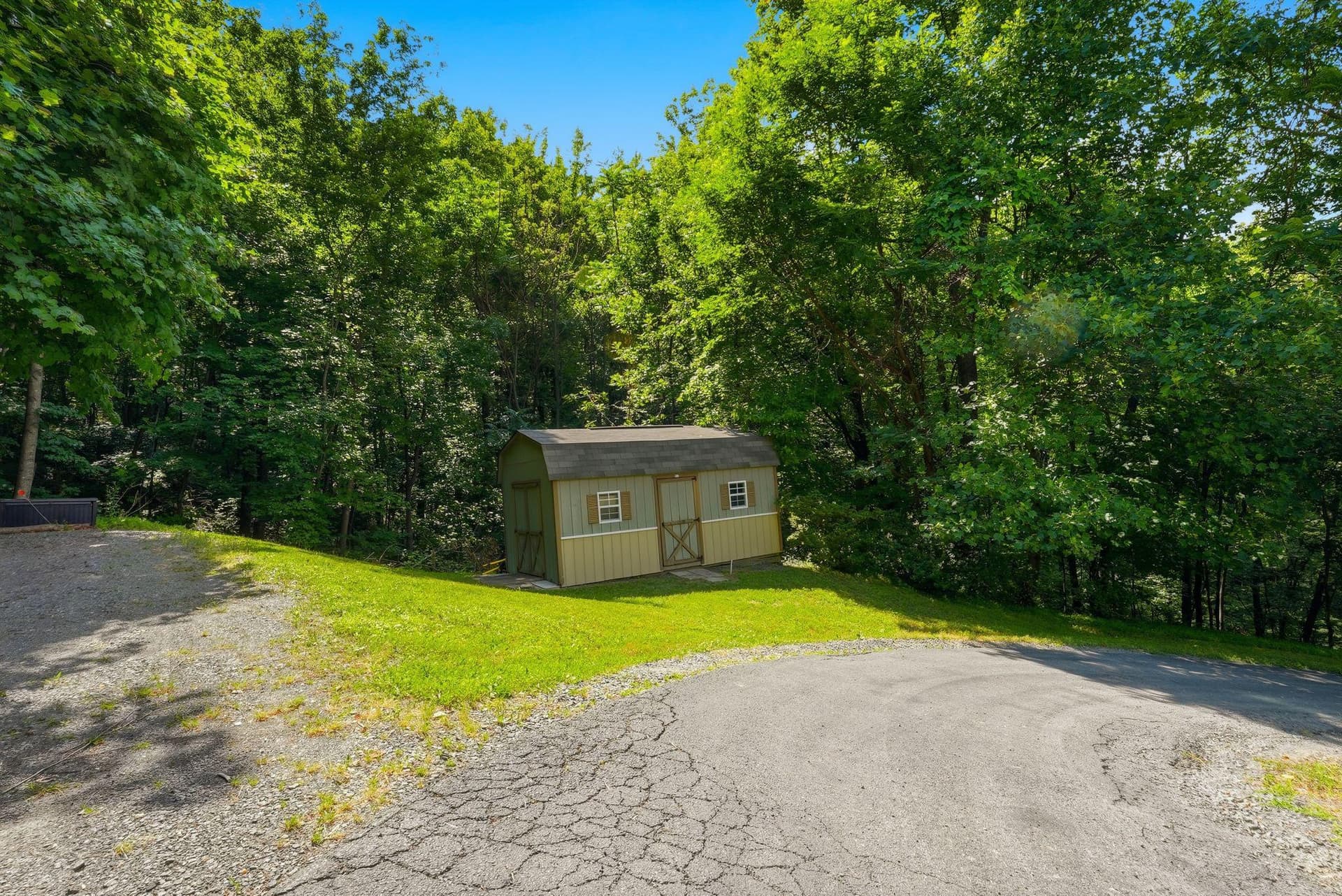2411 Quaker Run Road photo 44