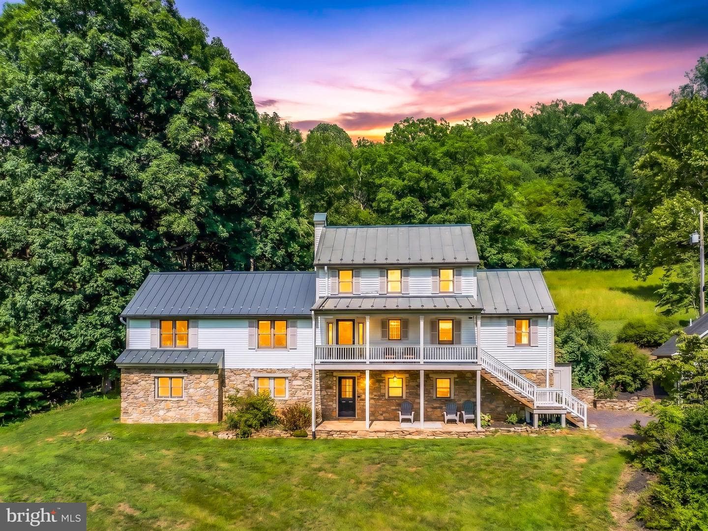 4028 S F T Valley Road, Etlan