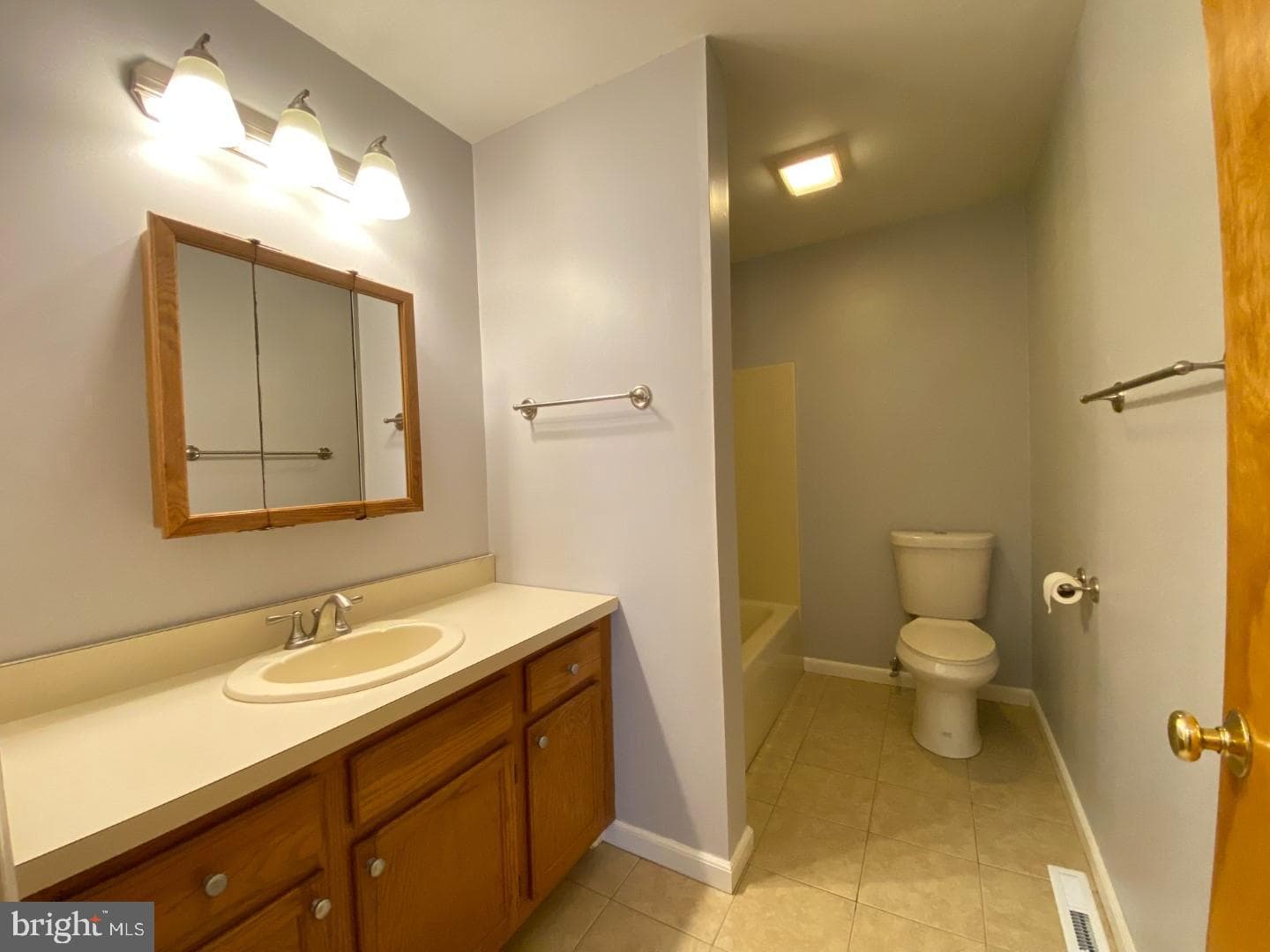 417 Jeffreys Lane photo 28